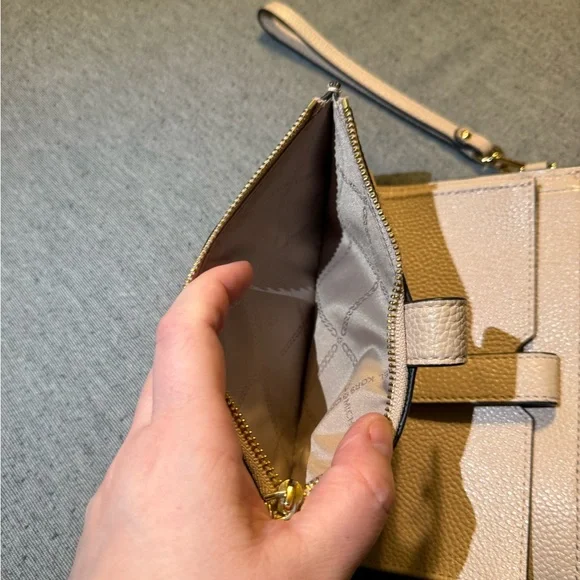 Michael Kors Women's Blush Pink Wallet and Purse - Picture 5 of 16